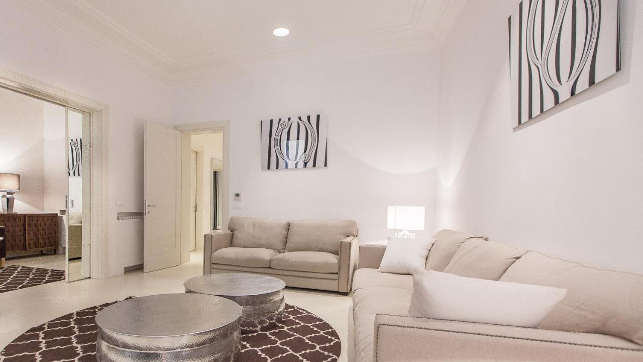 Pantheon Exclusive-rental In Apartment Rom